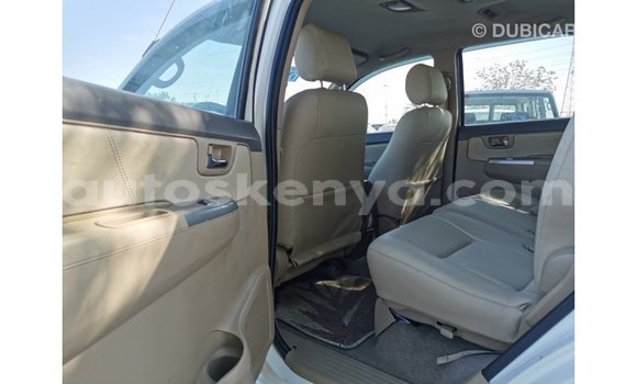 Nunua Imported Toyota Fortuner Nyeupe Gari ndani ya Import - Dubai nchini Kati Kenya Nunua Imported Toyota Fortuner Nyeupe Gari ndani ya Import - Dubai nchini Kati Kenya