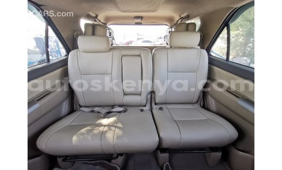 Nunua Imported Toyota Fortuner Nyeupe Gari ndani ya Import - Dubai nchini Kati Kenya Nunua Imported Toyota Fortuner Nyeupe Gari ndani ya Import - Dubai nchini Kati Kenya