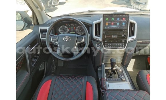 Buy Import Toyota Land Cruiser White Car in Import - Dubai in Central Kenya Buy Import Toyota Land Cruiser White Car in Import - Dubai in Central Kenya