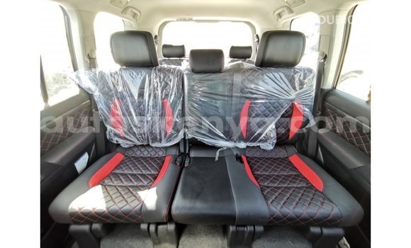 Buy Import Toyota Land Cruiser White Car in Import - Dubai in Central Kenya Buy Import Toyota Land Cruiser White Car in Import - Dubai in Central Kenya