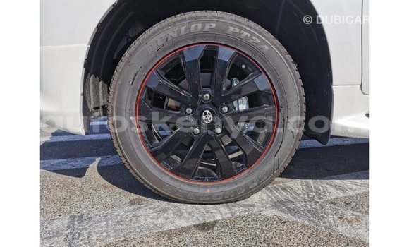 Buy Import Toyota Land Cruiser White Car in Import - Dubai in Central Kenya Buy Import Toyota Land Cruiser White Car in Import - Dubai in Central Kenya