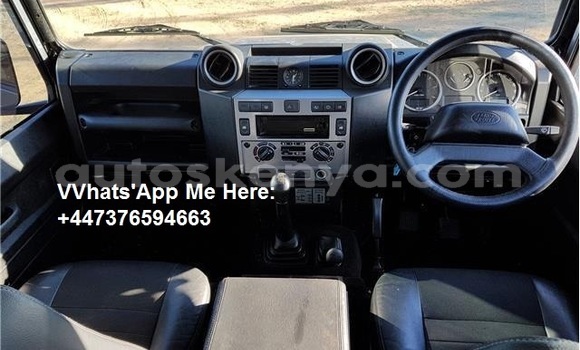 Nunua Ilio tumika Land Rover Defender Fedha Gari ndani ya Nairobi nchini Nairobi Nunua Ilio tumika Land Rover Defender Fedha Gari ndani ya Nairobi nchini Nairobi