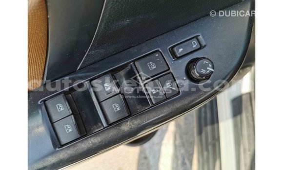 Imported Toyota Fortuner White Makiinaa iti Import - Dubai keessatti Central Kenya keessatti Imported Toyota Fortuner White Makiinaa iti Import - Dubai keessatti Central Kenya keessatti