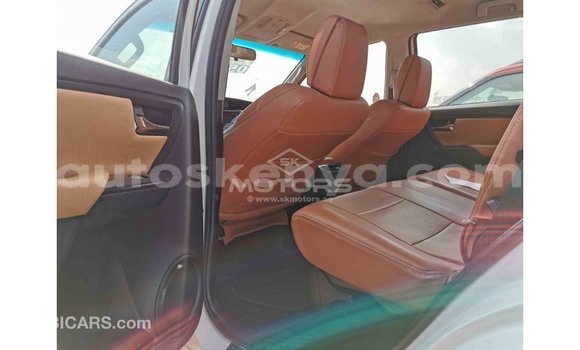 Imported Toyota Fortuner White Makiinaa iti Import - Dubai keessatti Central Kenya keessatti Imported Toyota Fortuner White Makiinaa iti Import - Dubai keessatti Central Kenya keessatti