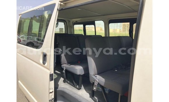 Nunua Imported Toyota Hiace Nyeupe Gari ndani ya Import - Dubai nchini Kati Kenya Nunua Imported Toyota Hiace Nyeupe Gari ndani ya Import - Dubai nchini Kati Kenya