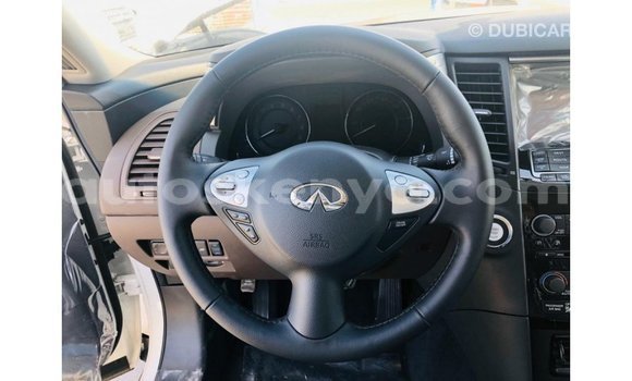Nunua Imported Infiniti Q Nyeusi Gari ndani ya Import - Dubai nchini Kati Kenya Nunua Imported Infiniti Q Nyeusi Gari ndani ya Import - Dubai nchini Kati Kenya