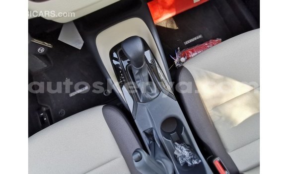 Imported Toyota Corolla White Makiinaa iti Import - Dubai keessatti Central Kenya keessatti Imported Toyota Corolla White Makiinaa iti Import - Dubai keessatti Central Kenya keessatti