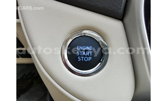 Nunua Imported Toyota Land Cruiser Nyeupe Gari ndani ya Import - Dubai nchini Kati Kenya Nunua Imported Toyota Land Cruiser Nyeupe Gari ndani ya Import - Dubai nchini Kati Kenya