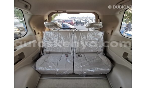 Nunua Imported Toyota Land Cruiser Nyeupe Gari ndani ya Import - Dubai nchini Kati Kenya Nunua Imported Toyota Land Cruiser Nyeupe Gari ndani ya Import - Dubai nchini Kati Kenya