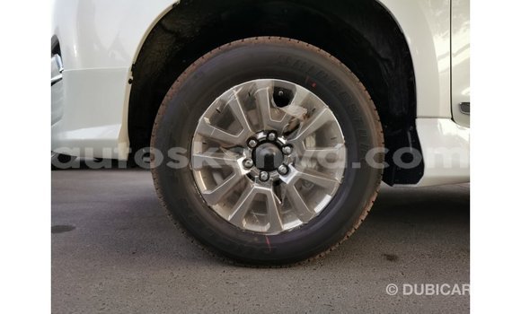 Imported Toyota Prado White Makiinaa iti Import - Dubai keessatti Central Kenya keessatti Imported Toyota Prado White Makiinaa iti Import - Dubai keessatti Central Kenya keessatti