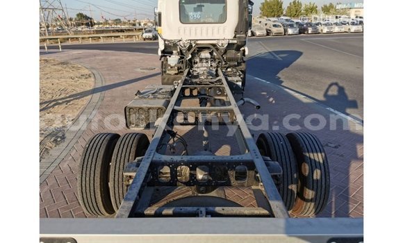 Nunua Imported Isuzu Bighorn Nyeupe Lori ndani ya Import - Dubai nchini Kati Kenya Nunua Imported Isuzu Bighorn Nyeupe Lori ndani ya Import - Dubai nchini Kati Kenya