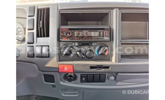 Nunua Imported Isuzu Bighorn Nyeupe Lori ndani ya Import - Dubai nchini Kati Kenya Nunua Imported Isuzu Bighorn Nyeupe Lori ndani ya Import - Dubai nchini Kati Kenya