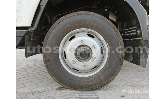 Nunua Imported Isuzu Bighorn Nyeupe Lori ndani ya Import - Dubai nchini Kati Kenya Nunua Imported Isuzu Bighorn Nyeupe Lori ndani ya Import - Dubai nchini Kati Kenya