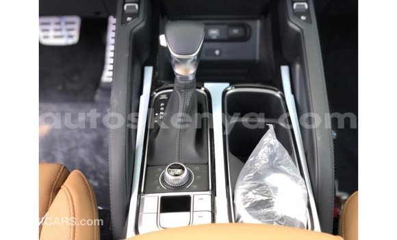 Imported Kia Carens White Makiinaa iti Import - Dubai keessatti Central Kenya keessatti Imported Kia Carens White Makiinaa iti Import - Dubai keessatti Central Kenya keessatti