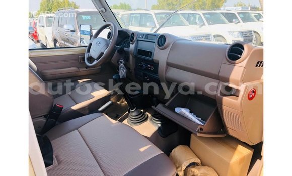 Buy Import Toyota Land Cruiser Beige Car in Import - Dubai in Central Kenya Buy Import Toyota Land Cruiser Beige Car in Import - Dubai in Central Kenya