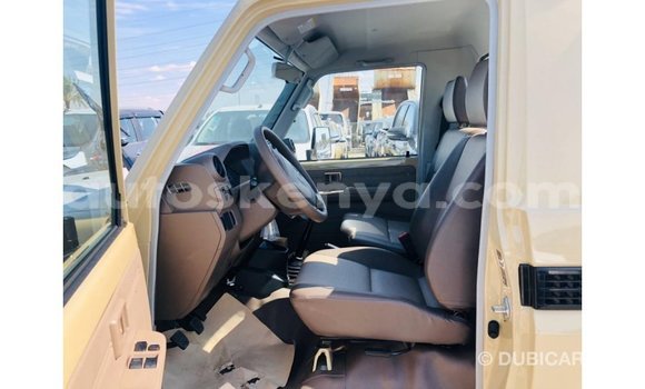Buy Import Toyota Land Cruiser Beige Car in Import - Dubai in Central Kenya Buy Import Toyota Land Cruiser Beige Car in Import - Dubai in Central Kenya