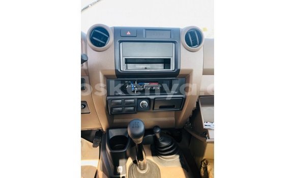 Buy Import Toyota Land Cruiser Beige Car in Import - Dubai in Central Kenya Buy Import Toyota Land Cruiser Beige Car in Import - Dubai in Central Kenya