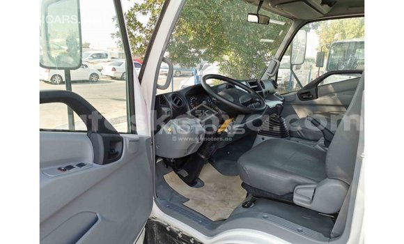 Buy Import Hino 300 Series White Truck in Import - Dubai in Central Kenya Buy Import Hino 300 Series White Truck in Import - Dubai in Central Kenya