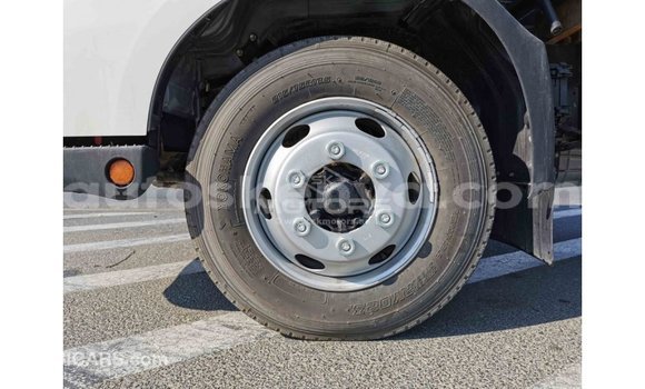 Buy Import Hino 300 Series White Truck in Import - Dubai in Central Kenya Buy Import Hino 300 Series White Truck in Import - Dubai in Central Kenya