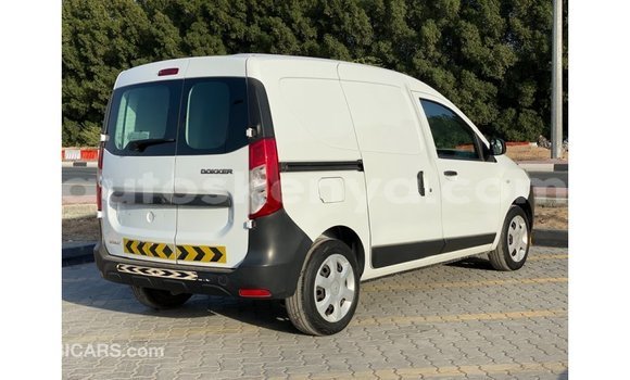 Imported Renault 6 White Makiinaa iti Import - Dubai keessatti Central Kenya keessatti Imported Renault 6 White Makiinaa iti Import - Dubai keessatti Central Kenya keessatti