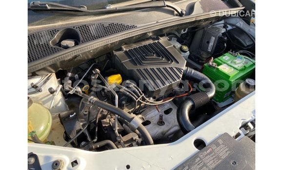 Imported Renault 6 White Makiinaa iti Import - Dubai keessatti Central Kenya keessatti Imported Renault 6 White Makiinaa iti Import - Dubai keessatti Central Kenya keessatti