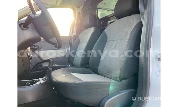 Imported Renault 6 White Makiinaa iti Import - Dubai keessatti Central Kenya keessatti Imported Renault 6 White Makiinaa iti Import - Dubai keessatti Central Kenya keessatti