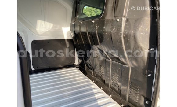 Imported Renault 6 White Makiinaa iti Import - Dubai keessatti Central Kenya keessatti Imported Renault 6 White Makiinaa iti Import - Dubai keessatti Central Kenya keessatti