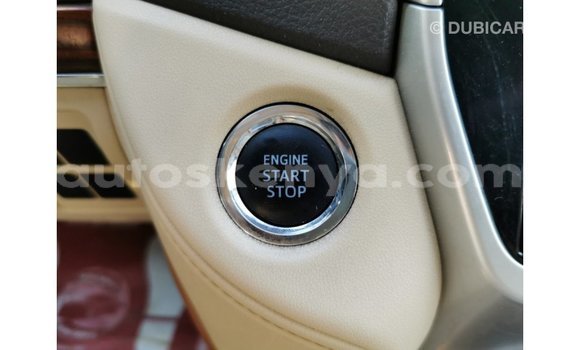 Buy Import Toyota Land Cruiser White Car in Import - Dubai in Central Kenya Buy Import Toyota Land Cruiser White Car in Import - Dubai in Central Kenya