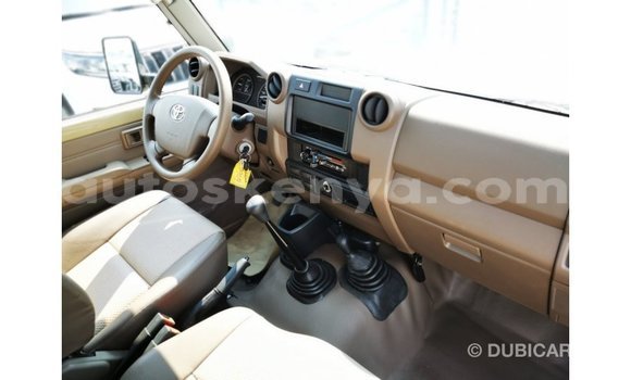 Buy Import Toyota Land Cruiser Beige Car in Import - Dubai in Central Kenya Buy Import Toyota Land Cruiser Beige Car in Import - Dubai in Central Kenya