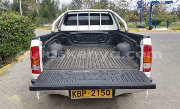 Buy Used Toyota Hilux White Car in Nairobi in Nairobi Buy Used Toyota Hilux White Car in Nairobi in Nairobi