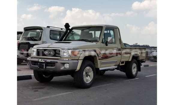 Nunua Imported Toyota Land Cruiser Beige Gari ndani ya Import - Dubai nchini Kati Kenya Nunua Imported Toyota Land Cruiser Beige Gari ndani ya Import - Dubai nchini Kati Kenya