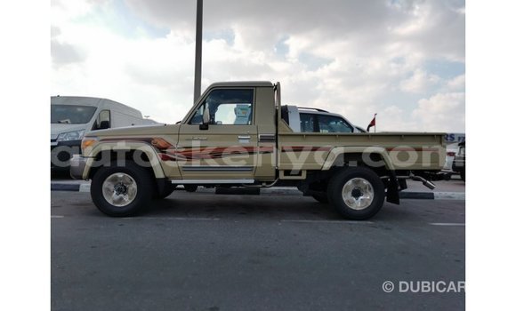 Nunua Imported Toyota Land Cruiser Beige Gari ndani ya Import - Dubai nchini Kati Kenya Nunua Imported Toyota Land Cruiser Beige Gari ndani ya Import - Dubai nchini Kati Kenya