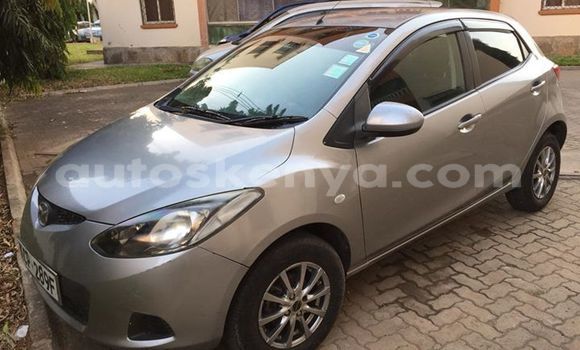 Oofamaa Mazda Demio Silver Makiinaa iti Mombasa keessatti Coastal Kenya keessatti