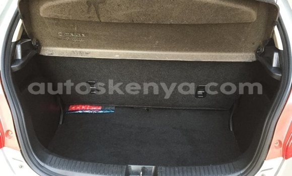 Oofamaa Mazda Demio Silver Makiinaa iti Mombasa keessatti Coastal Kenya keessatti Oofamaa Mazda Demio Silver Makiinaa iti Mombasa keessatti Coastal Kenya keessatti