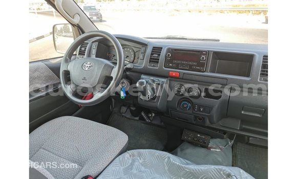 Buy Import Toyota Hiace White Car in Import - Dubai in Central Kenya Buy Import Toyota Hiace White Car in Import - Dubai in Central Kenya
