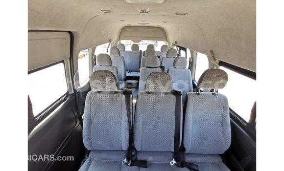 Buy Import Toyota Hiace White Car in Import - Dubai in Central Kenya Buy Import Toyota Hiace White Car in Import - Dubai in Central Kenya