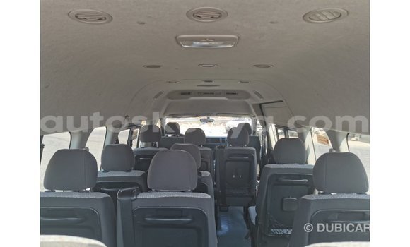 Buy Import Toyota Hiace White Car in Import - Dubai in Central Kenya Buy Import Toyota Hiace White Car in Import - Dubai in Central Kenya