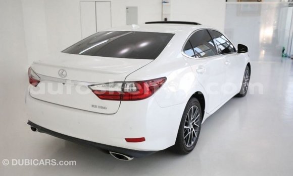 Buy Import Lexus ES White Car in Import - Dubai in Central Kenya Buy Import Lexus ES White Car in Import - Dubai in Central Kenya