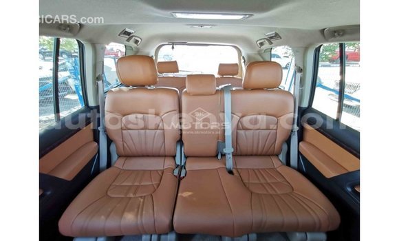 Nunua Imported Toyota Land Cruiser Nyeupe Gari ndani ya Import - Dubai nchini Kati Kenya Nunua Imported Toyota Land Cruiser Nyeupe Gari ndani ya Import - Dubai nchini Kati Kenya