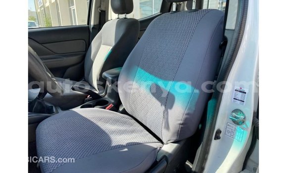 Buy Import Mitsubishi L200 White Car in Import - Dubai in Central Kenya Buy Import Mitsubishi L200 White Car in Import - Dubai in Central Kenya