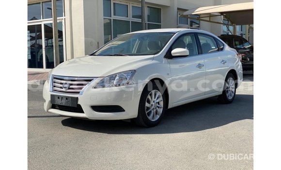 Nunua Imported Nissan Sentra Nyeupe Gari ndani ya Import - Dubai nchini Kati Kenya Nunua Imported Nissan Sentra Nyeupe Gari ndani ya Import - Dubai nchini Kati Kenya