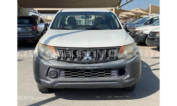 Nunua Imported Mitsubishi L200 Nyeupe Gari ndani ya Import - Dubai nchini Kati Kenya Nunua Imported Mitsubishi L200 Nyeupe Gari ndani ya Import - Dubai nchini Kati Kenya