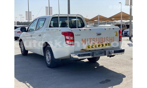Nunua Imported Mitsubishi L200 Nyeupe Gari ndani ya Import - Dubai nchini Kati Kenya Nunua Imported Mitsubishi L200 Nyeupe Gari ndani ya Import - Dubai nchini Kati Kenya