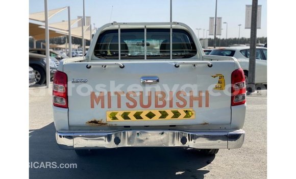 Nunua Imported Mitsubishi L200 Nyeupe Gari ndani ya Import - Dubai nchini Kati Kenya Nunua Imported Mitsubishi L200 Nyeupe Gari ndani ya Import - Dubai nchini Kati Kenya