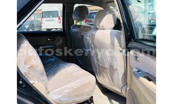Nunua Imported Toyota Fortuner Nyeusi Gari ndani ya Import - Dubai nchini Kati Kenya Nunua Imported Toyota Fortuner Nyeusi Gari ndani ya Import - Dubai nchini Kati Kenya