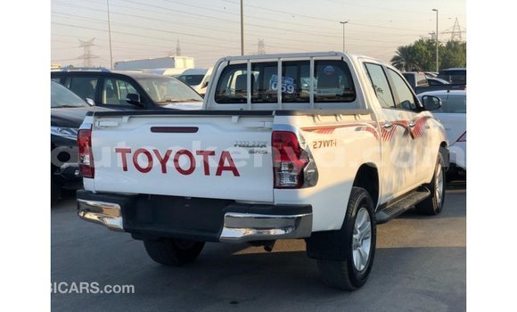 Imported Toyota Hilux White Makiinaa iti Import - Dubai keessatti Central Kenya keessatti Imported Toyota Hilux White Makiinaa iti Import - Dubai keessatti Central Kenya keessatti