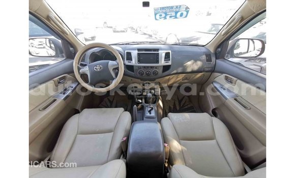 Nunua Imported Toyota Fortuner Nyeupe Gari ndani ya Import - Dubai nchini Kati Kenya Nunua Imported Toyota Fortuner Nyeupe Gari ndani ya Import - Dubai nchini Kati Kenya