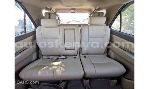 Nunua Imported Toyota Fortuner Nyeupe Gari ndani ya Import - Dubai nchini Kati Kenya Nunua Imported Toyota Fortuner Nyeupe Gari ndani ya Import - Dubai nchini Kati Kenya