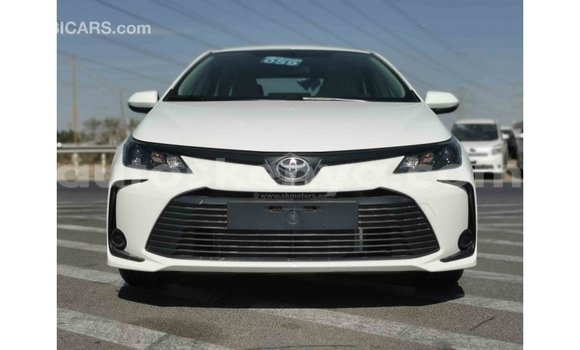 Nunua Imported Toyota Corolla Nyeupe Gari ndani ya Import - Dubai nchini Kati Kenya Nunua Imported Toyota Corolla Nyeupe Gari ndani ya Import - Dubai nchini Kati Kenya