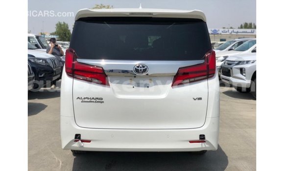 Imported Toyota Alphard White Makiinaa iti Import - Dubai keessatti Central Kenya keessatti Imported Toyota Alphard White Makiinaa iti Import - Dubai keessatti Central Kenya keessatti